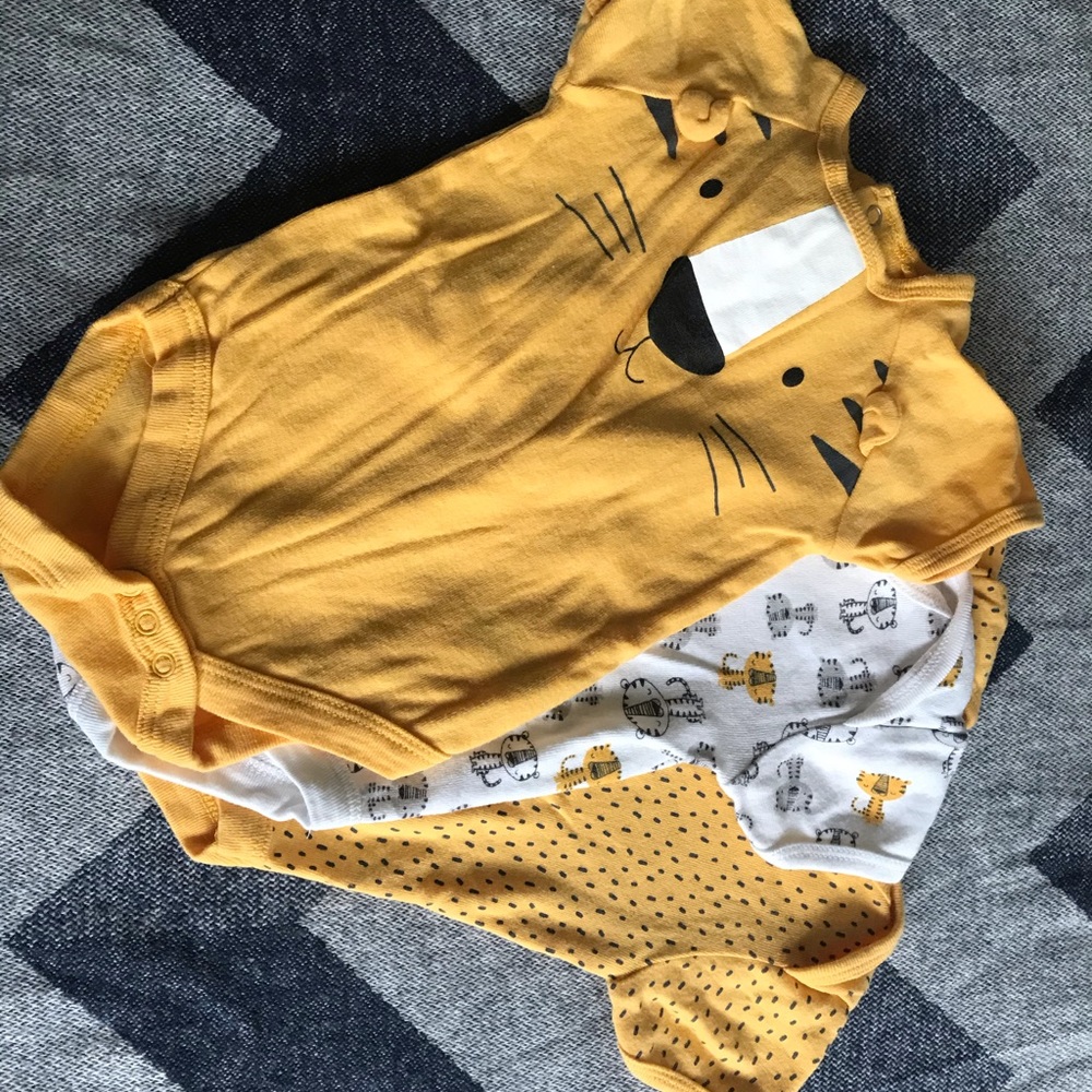 Rene 3-6month onesie multipack
